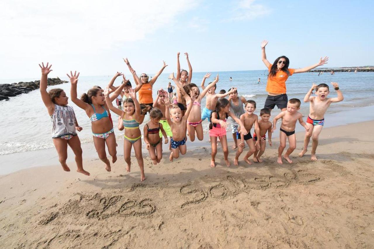 Vias-Plage Camping Les Salisses Quality Holidays Esterno foto